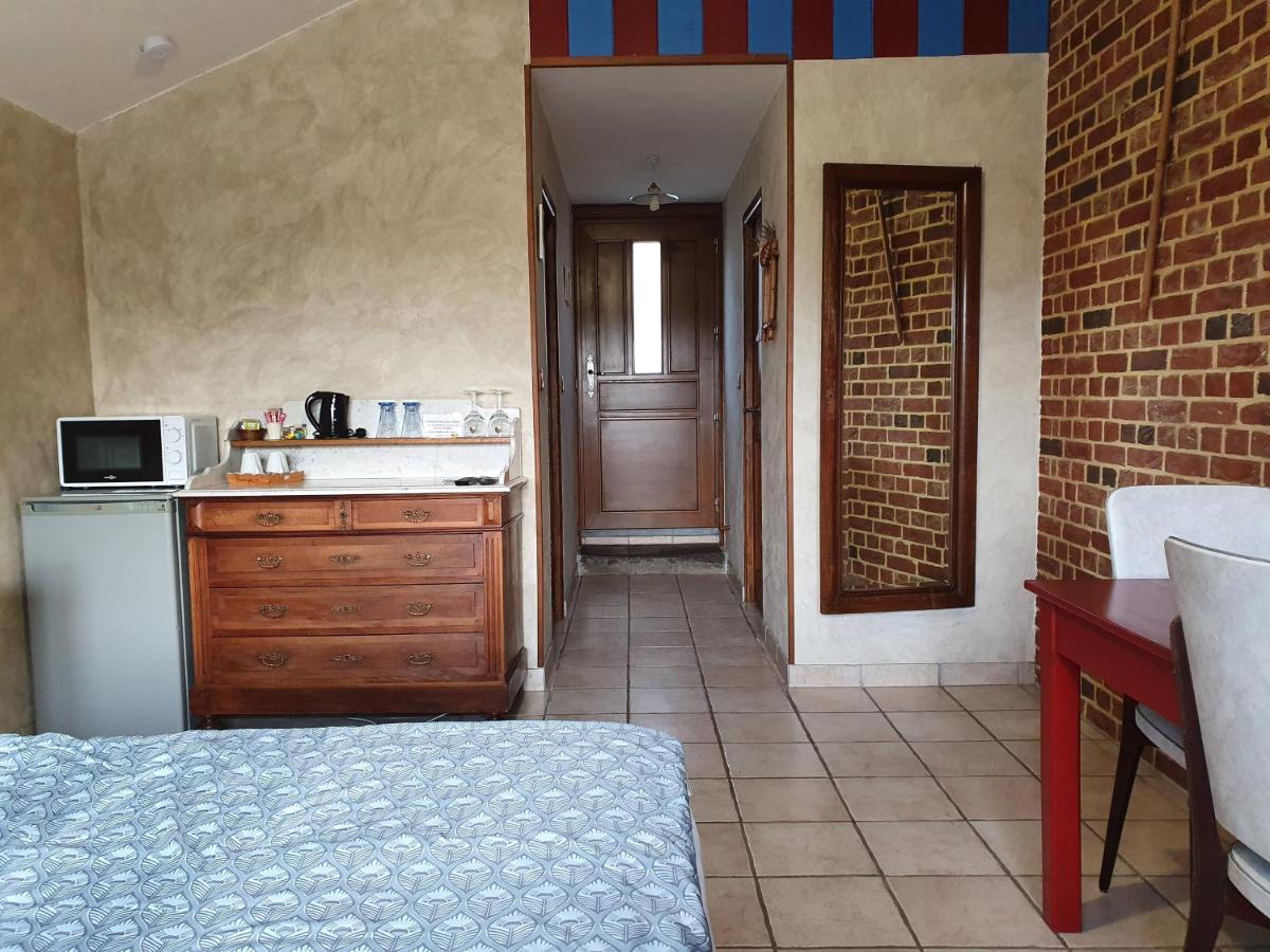 Les Mout'Anes Saint-Hilaire-sur-Helpe Exterior foto