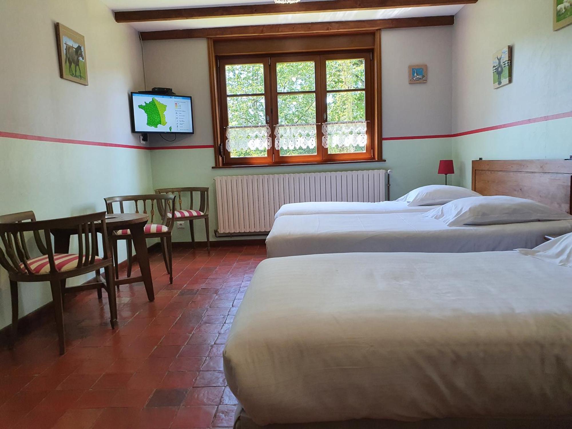 Les Mout'Anes Saint-Hilaire-sur-Helpe Exterior foto